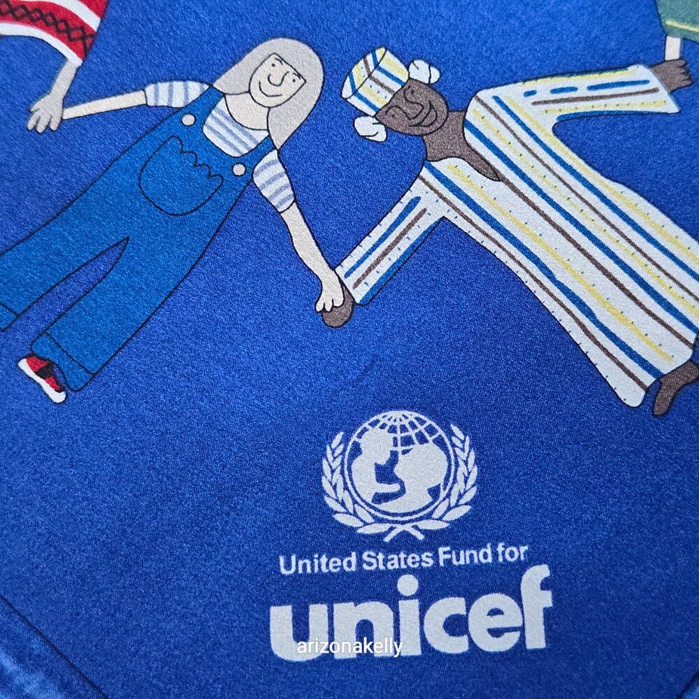 Unicef Silk Scarf World Peace Multicultural Holding Hands - Picture 6 of 11